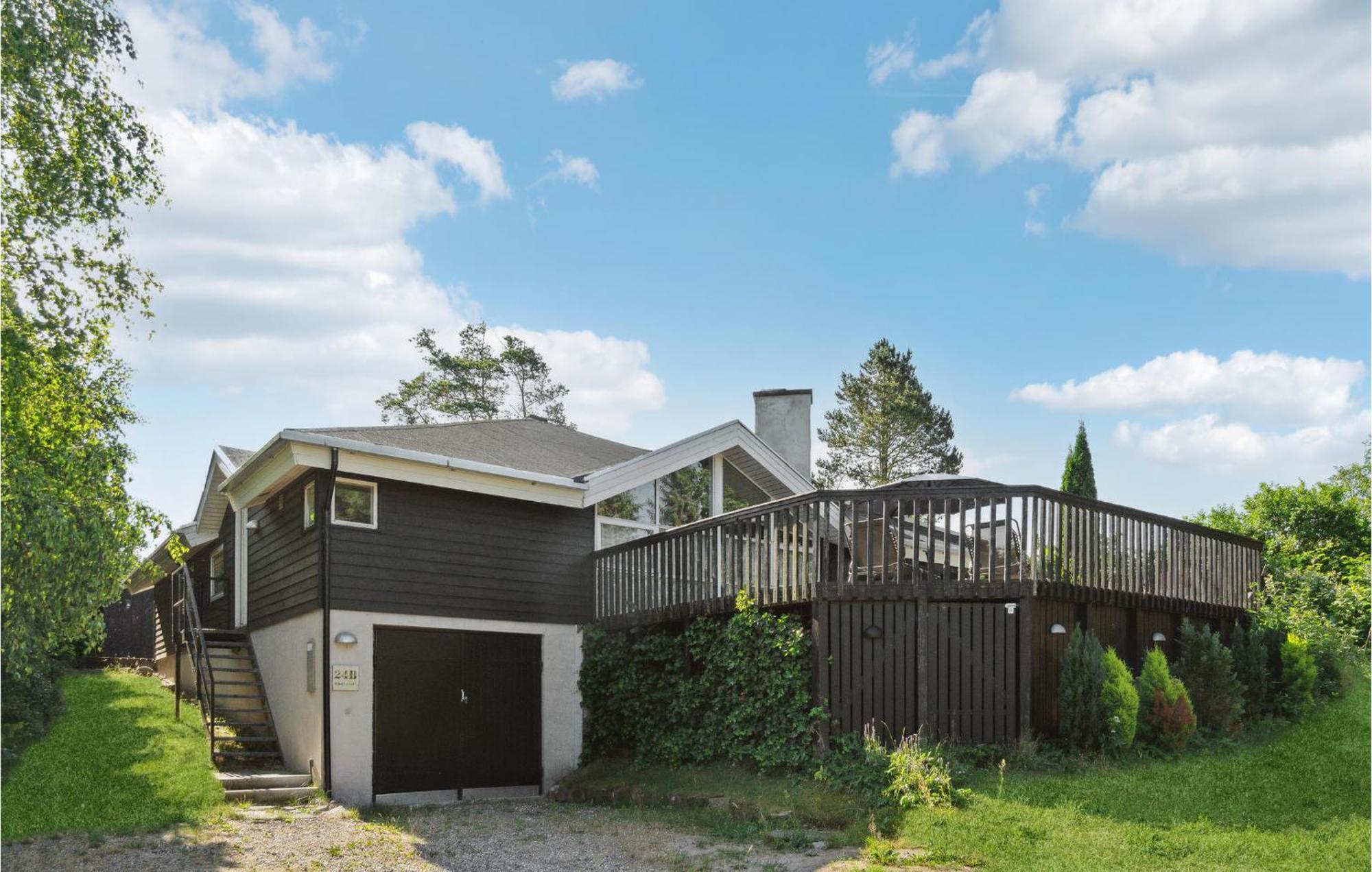Awesome Home In Ebeltoft With 4 Bedrooms, Sauna And Indoor Swimming Pool ภายนอก รูปภาพ